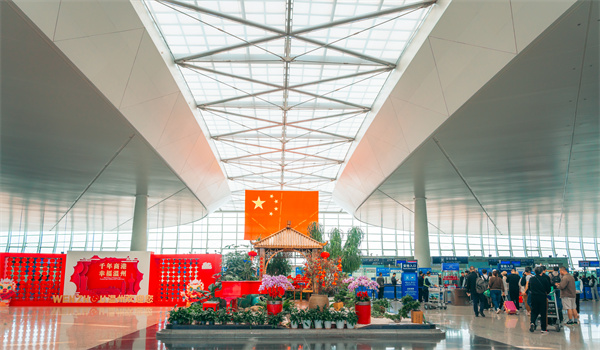 1728437630992020549.jpg 溫州機(jī)場的”地標(biāo)“——T2航站樓中軸觀景.jpg